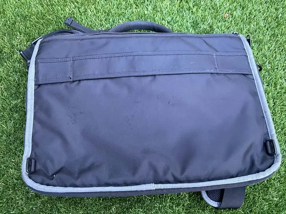 Timbuk2 Command Crossbody Messenger Bag Black/Grey